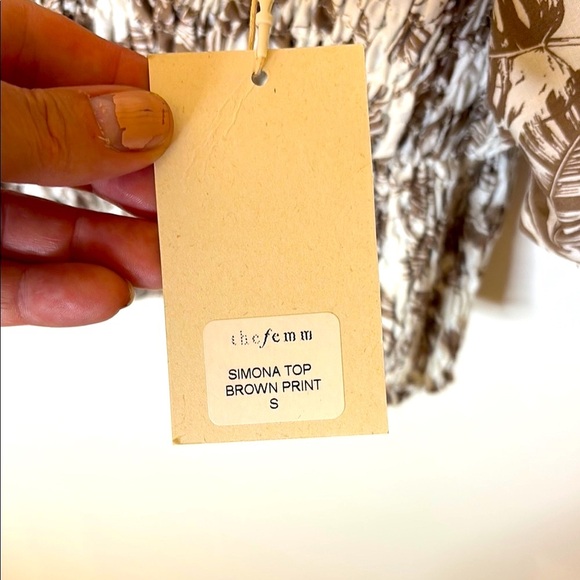 Taupe and Cream Puff Sleeve Cropped Blouse - Picture 2 of 4